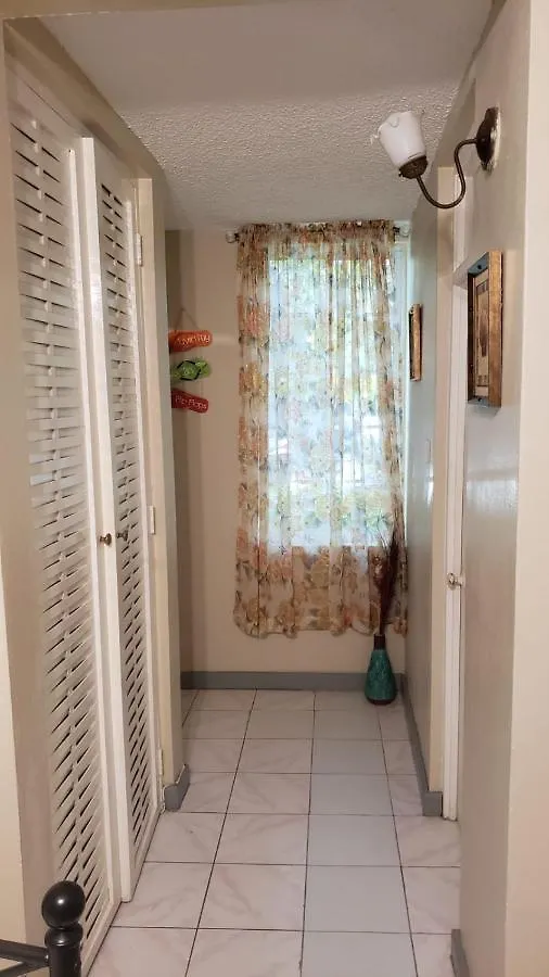 ***  אוצ'ו ריוס Rosi Ocean Sand Hotel Apt ג'מייקה