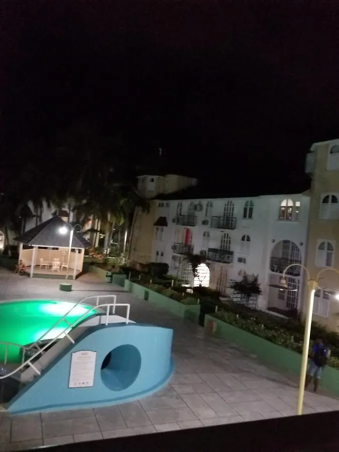אוצ'ו ריוס Rosi Ocean Sand Hotel Apt 3*, אוצ'ו ריוס ג'מייקה