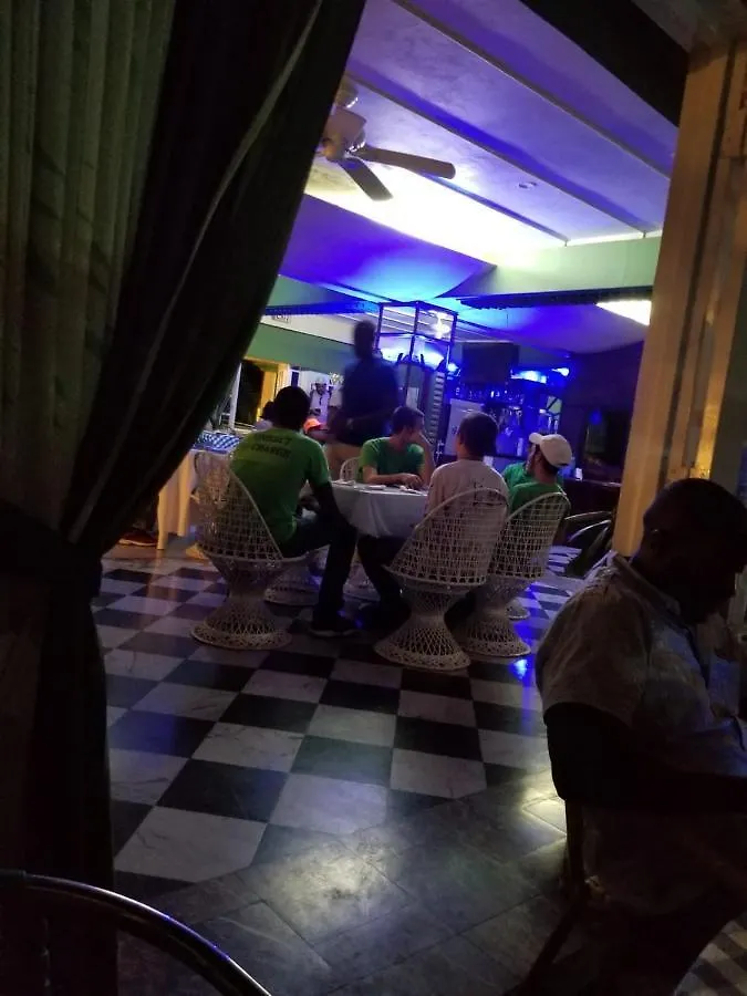 Rosi Ocean Sand Hotel Apt Ocho Rios 3*,